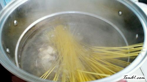 【茄汁培根炒意面】