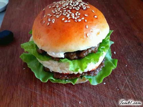 【三层牛肉汉堡】