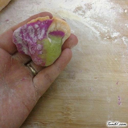 【彩虹猪肉虾仁水饺】