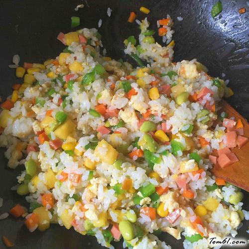 【泰式菠萝饭】