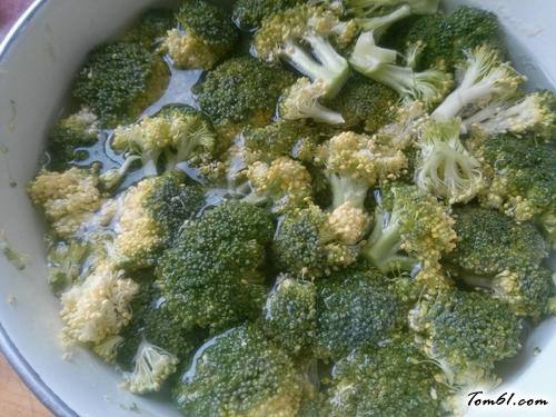 【胡萝卜瘦肉煲仔饭】