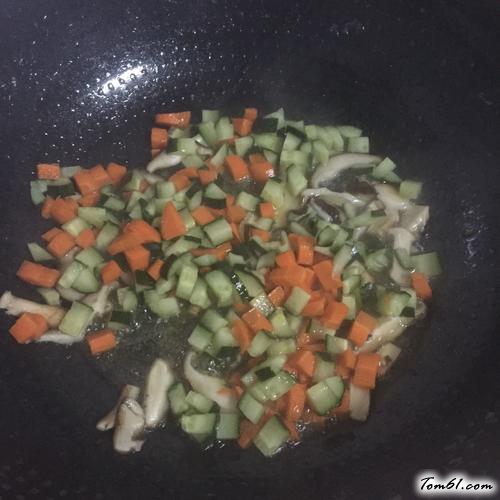 【香菇蚝油拌面】