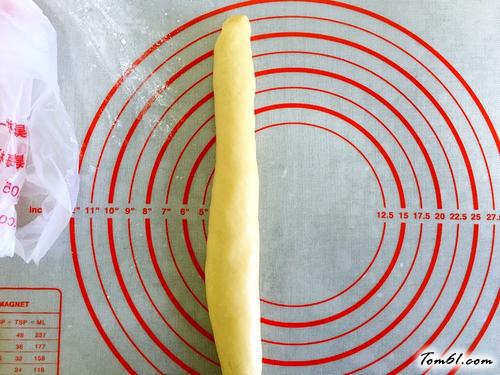 【椰蓉辫子面包】