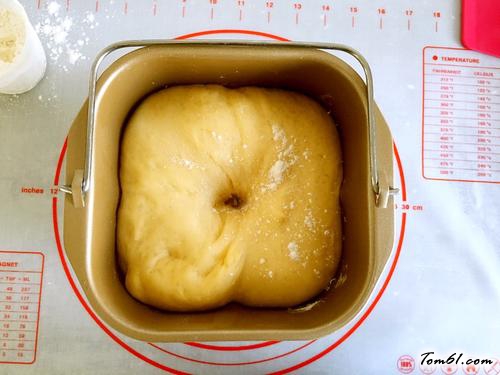 【椰蓉辫子面包】