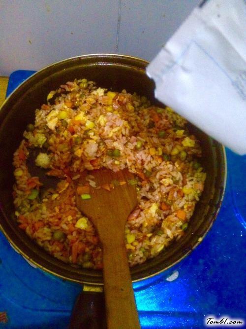 【番茄酱蛋炒饭】