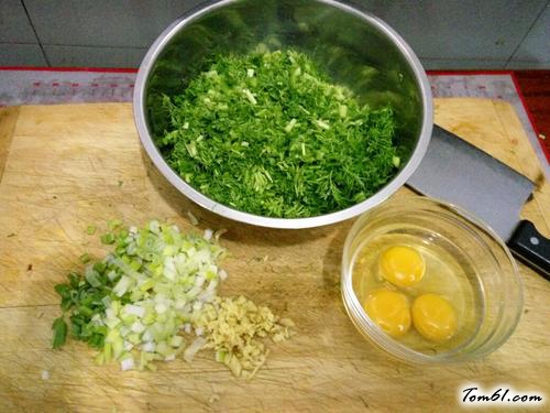 【鸡蛋茴香素包子】