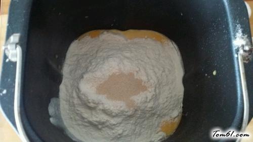 【奶油蘑菇烤鸡奶酪披萨】