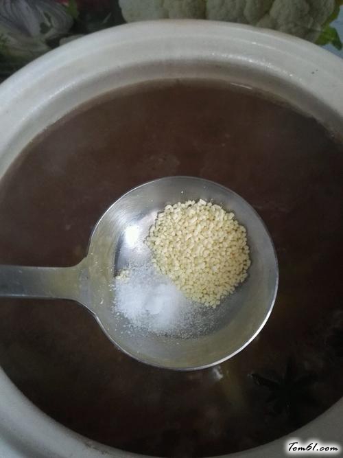 【牛腩米线】