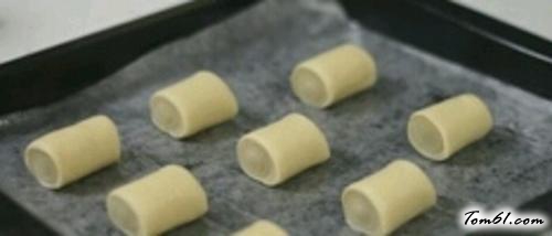 【奶香小面包】