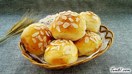 【淡奶油酸奶小餐包】