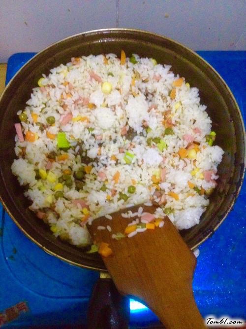 【番茄酱蛋炒饭】