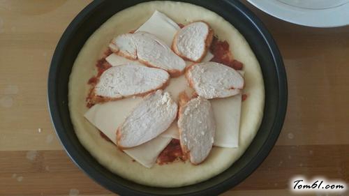【奶油蘑菇烤鸡奶酪披萨】