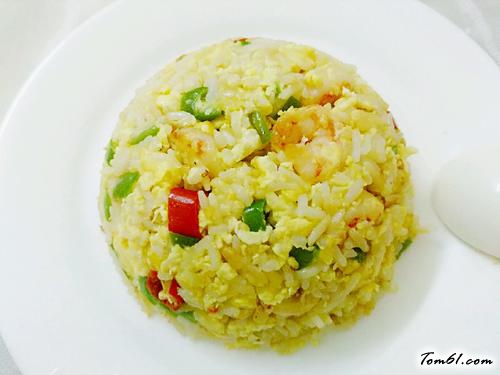 【虾仁辣椒炒饭】