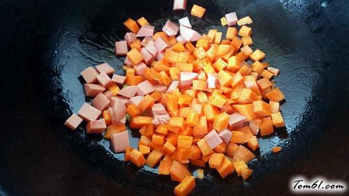 【豌豆胡萝卜焖饭】