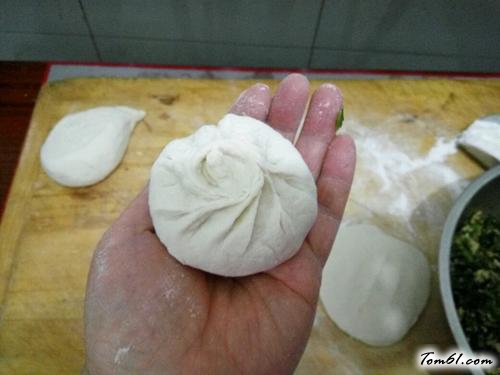 【鸡蛋茴香素包子】