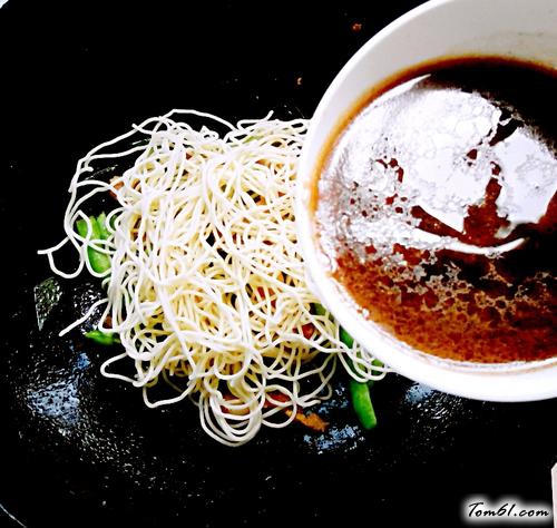 【自家豆角焖面】