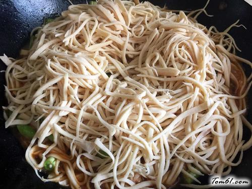 【豆角焖面】