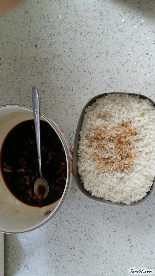 【酱香培根饭】