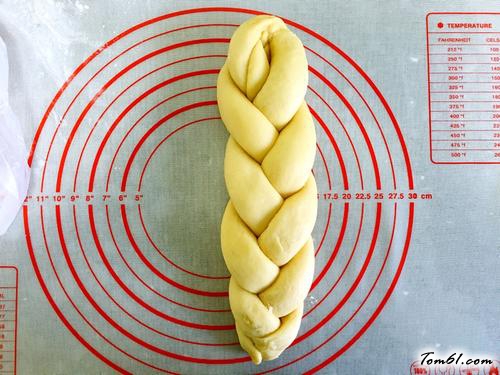 【椰蓉辫子面包】