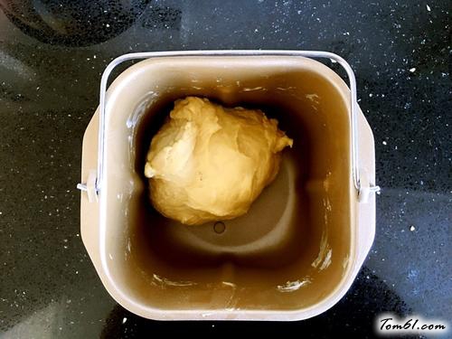 【椰蓉辫子面包】