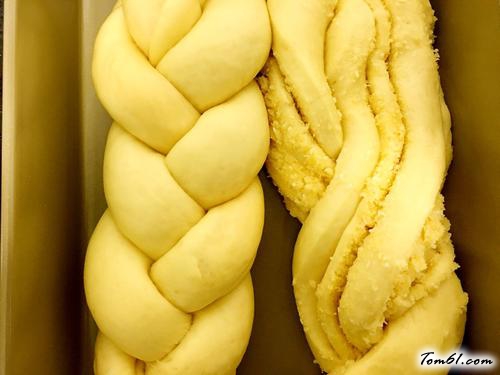 【椰蓉辫子面包】