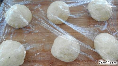 【香葱培根芝士肉松面包】