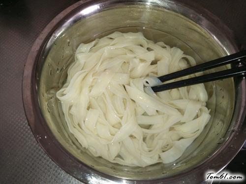 【香辣猪肉香菇拌面】