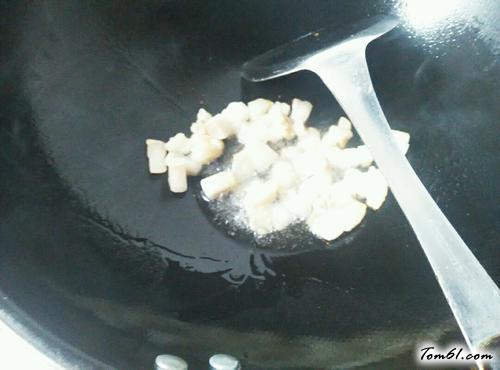 【腊肉土豆焖饭】
