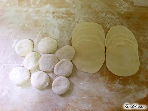 【花边饺子（酸菜青椒鲜肉馅）】