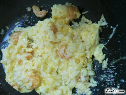 【虾仁辣椒炒饭】