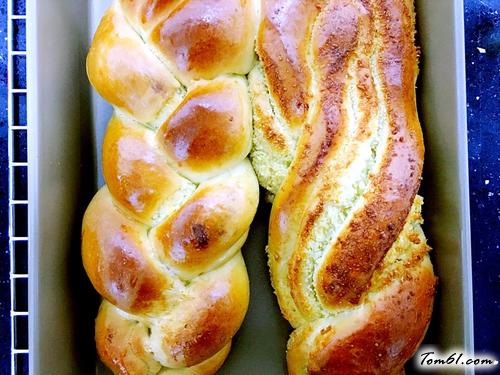 【椰蓉辫子面包】