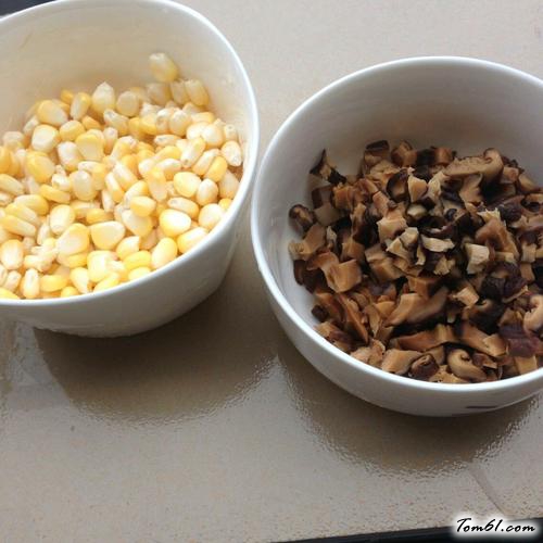 【彩虹猪肉虾仁水饺】