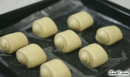 【奶香小面包】