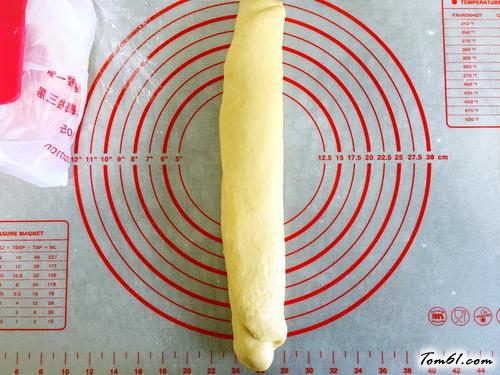 【椰蓉辫子面包】