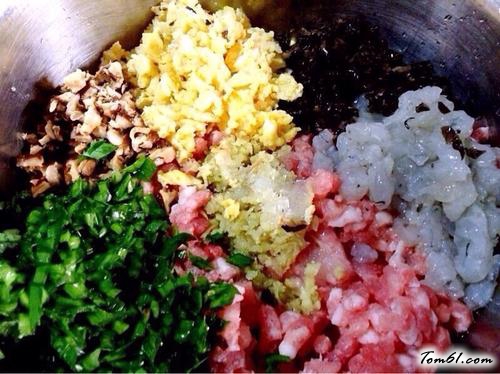 【肉三鲜五彩饺子】