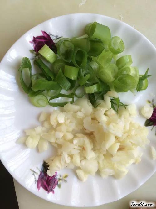 【苋菜拌饭】