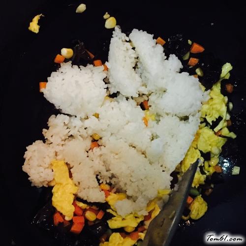 【腊味什锦炒饭】