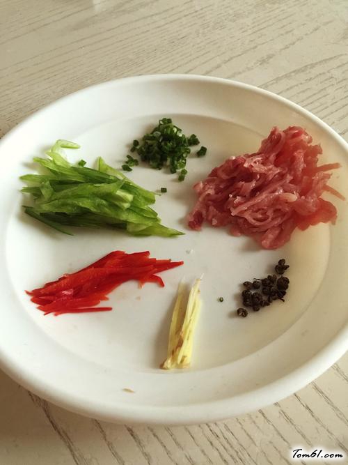 【青椒肉丝面】