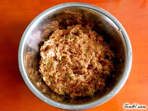 【花边饺子（酸菜青椒鲜肉馅）】