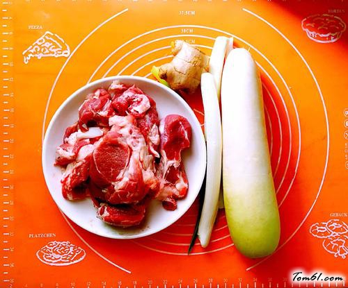 【羊肉萝卜馅包子】