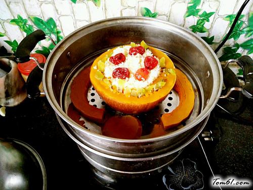 【圣女果南瓜蒸饭】