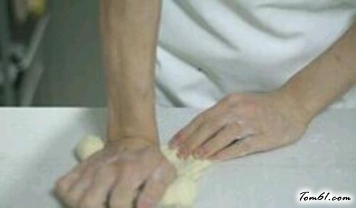 【奶香小面包】