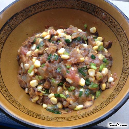 【彩虹猪肉虾仁水饺】