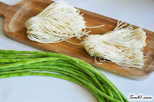 【豆角焖面】