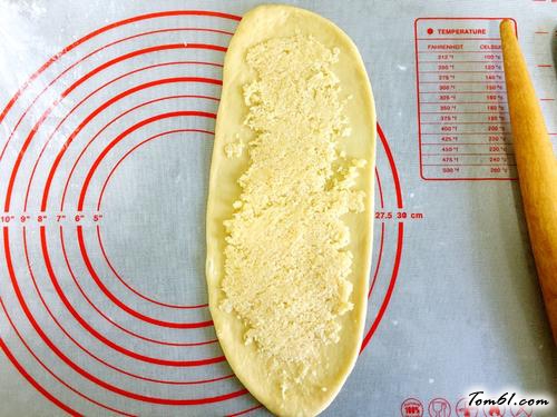 【椰蓉辫子面包】