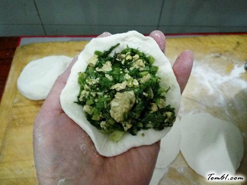 【鸡蛋茴香素包子】