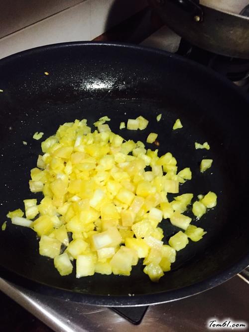【菠萝炒饭】