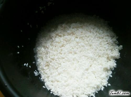 【腊肉土豆焖饭】