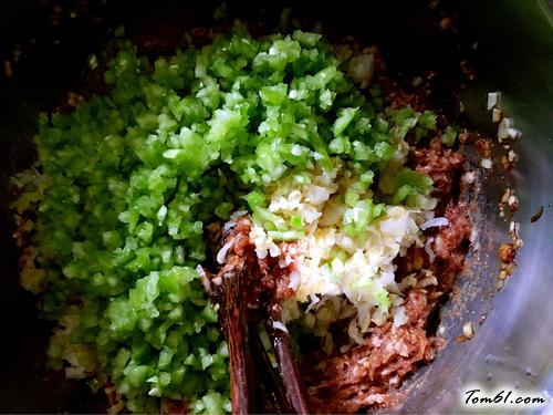 【花边饺子（酸菜青椒鲜肉馅）】