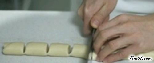 【奶香小面包】